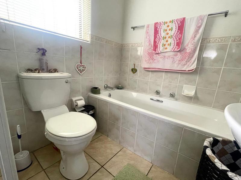 3 Bedroom Property for Sale in Somerset West Western Cape